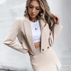 ショート丈　ジャケット　ブレザー　ベージュ