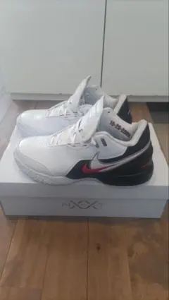 Nike NXXT ホワイト/ブラック/レッド スニーカー