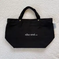 niko and ... 刺繍ロゴ トートバッグ ブラック M