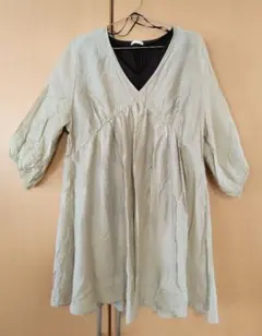 H&M　薄グリーン Vネックチュニック