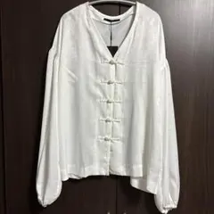 チャイナボタン ブラウス EMODA サテン風 パフスリーブ ホワイト F 新品のサムネイル
