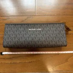 MICHAEL KORS ペンケース　ブラウン ロゴ柄のサムネイル