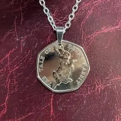 コインネックレス　イギリス　50pence【ピーターラビット】