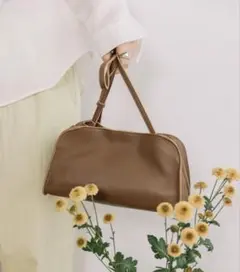 Beau're カウレザー 横長ショルダーバッグのサムネイル
