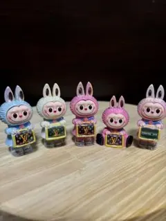 labubuのフィギュア 5体セット