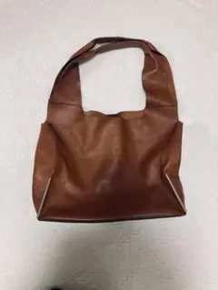 週末値下げ♪　本革　ショルダーバッグ　大きめ