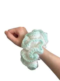 【値下げ】ハンドメイド　かぎ編み　編み物　フリルシュシュ