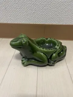 ドイツ製 カエル型じょうろ【FROGGY WATERING CAN EBERT】 - メルカリ