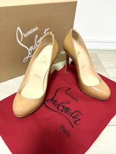 Christian Louboutin ベージュ パンプスのサムネイル