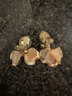 フラワーイヤリング オレンジ ピンク ベージュ ゴールド　大人可愛い お洒落