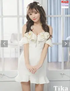 リボンショルダー胸元フリルジップツイード肩あきタイトミニドレス (聖菜/着用)