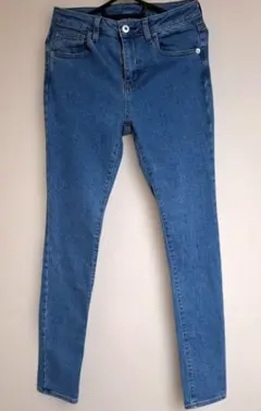 GU ウルトラストレッチスキニージーンズ