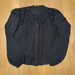 刺繍ブラウス