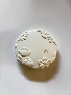 ベネフィーク　プレスドパウダー　ルミナイジングのサムネイル