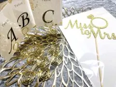 3点　結婚式　ウェルカムスペース　ゲストテーブル　席札　スタンド　ケーキトッパー