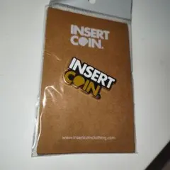 INSERT COIN ロゴ ピンバッジ