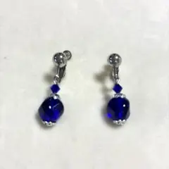 青いクリスタル ダングルイヤリング