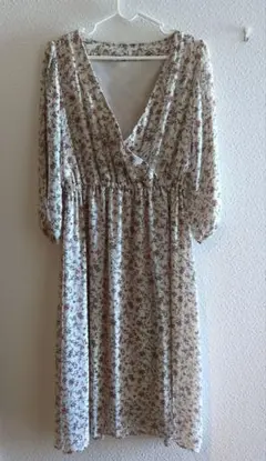 【未着用品】フラワープリント 七分袖 カシュクールロングワンピース　М