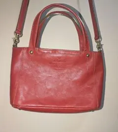 赤 ショルダーバッグ