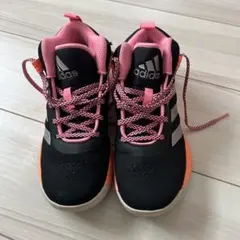 adidas バスケットボールシューズ ブラック/ピンク US3