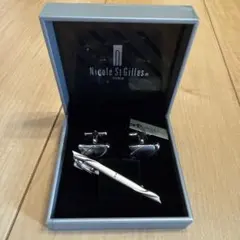 Nicole St Gilles カフスボタンとネクタイピンセット