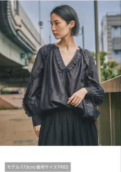 LEPSIM《オフィスライン》シルク混デザインブラウスのサムネイル