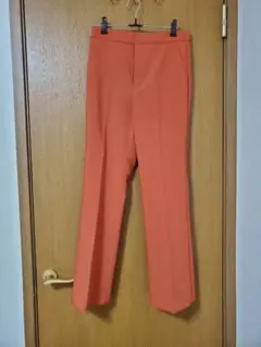 オレンジ パンツ