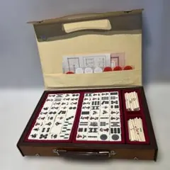 Mahjong tiles, scoring sticks, starting player marker, game, board game, hobby, Showa retro.