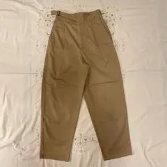 GU ジーユー　チノパン　ベージュ　タック　パンツ