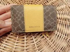 値下げしました！ NINA RICCI 2つ折り財布　キーケース　レディース