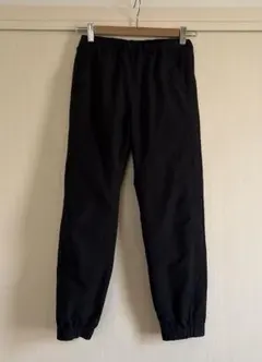 【UNIQLO】ブラックパンツ 140