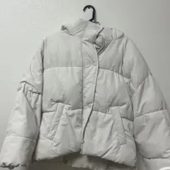アイボリー ショート丈ダウンジャケット