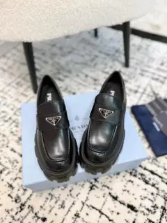 2025年最新】prada ローファーの人気アイテム - メルカリ