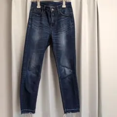 AZULBYMOUSSY／スキニージーンズ カットオフ裾