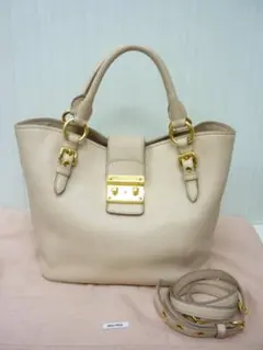 miumiu ミュウミュウ レザー ハンドバッグ RNC886 マドラス a