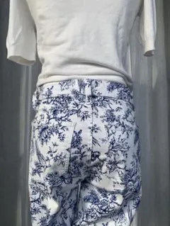 TALBOTS 花柄カジュアルパンツ 白青のサムネイル