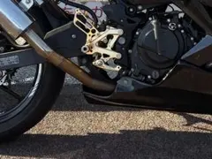 SUZUKI gsxr1000 k5 バトルファクトリー製バックステップ 希少 - メルカリ