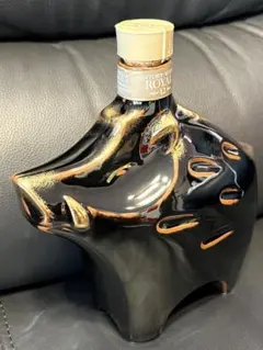 ミ*ヤ様 サントリー　干支ボトル空瓶　陶器製　12本　布製台紙11枚付き ミ*ヤ様 サントリー 干支ボトル空瓶 陶器製 12本 布製台紙11