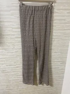 アースミュージックエコロジーレースベージュパンツ