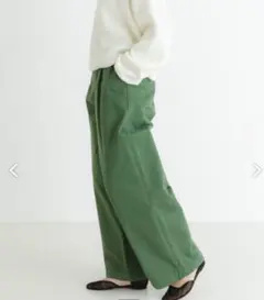 アーバンリサーチ　タックワイドチノパンツ　グリーン