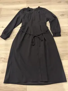 【最終値下げ】ハニーズ　GLACIER 黒の長袖ひざ丈ワンピース　サイズ　LL