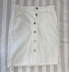 LEVI’S W24 ホワイトデニムショートパンツ