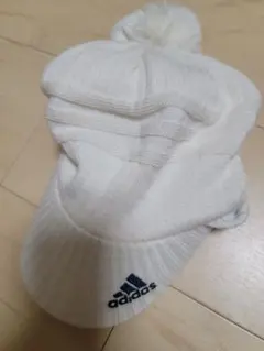 adidas☆ポンポン付きニット帽