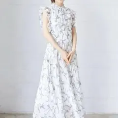 tocco closet リボン&フリル付き プリーツワンピース オフホワイト