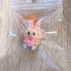 ラブブフィギュアキーホルダー