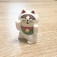新品未使用 デコレ コンコンブル 踊る招き猫 右手上げ 白 幸運招き ねこ 置物のサムネイル
