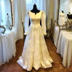 花柄ウェディングドレス✨上品✨アイボリー✨長袖✨ホワイト✨舞台✨演劇✨松尾✨