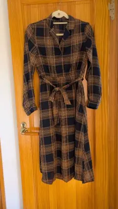 しまむら　ネイビーとオレンジのチェックシャツワンピース　新品