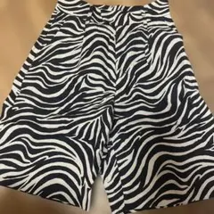 ESTNATION ゼブラ柄　ショートパンツ
