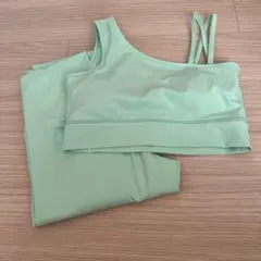 新品未使用【SUKALA】シャインストレッチフィットフレアパンツ m